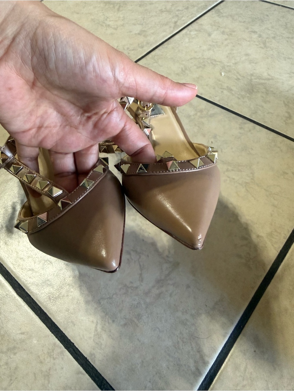 Valentino Garavani Nude Leather Rockstud Pointed-Toe Strappy kitten Heels - Picture 6 of 12